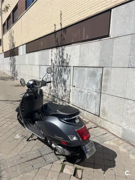 Vespa GTS 300 ie – Vista 2
