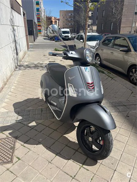 Vespa GTS 300 ie – Vista 3