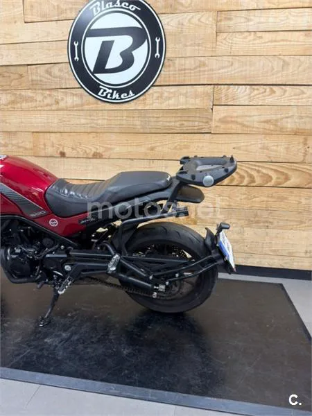 Benelli Leoncino 500 – Vista 24
