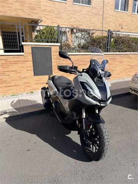 Honda ADV 350 – Vista 6