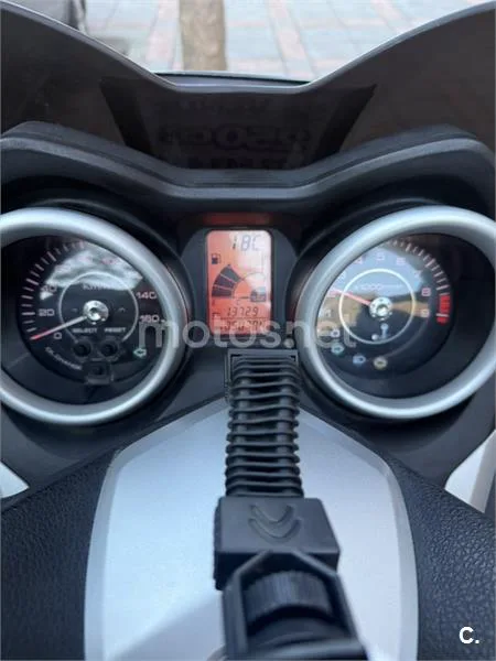 Yamaha XMAX 250 – Vista 5