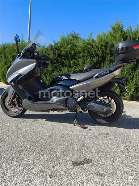 Yamaha TMAX 500 – Vista 16