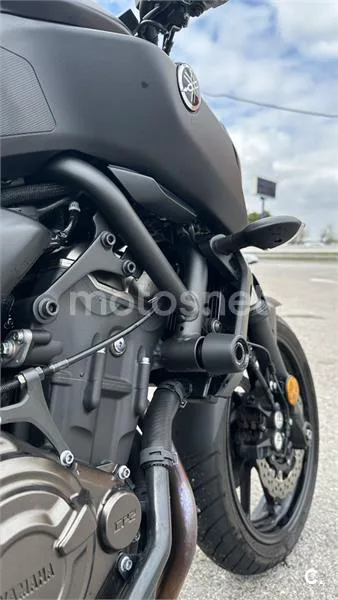 Yamaha MT-07 – Vista 8