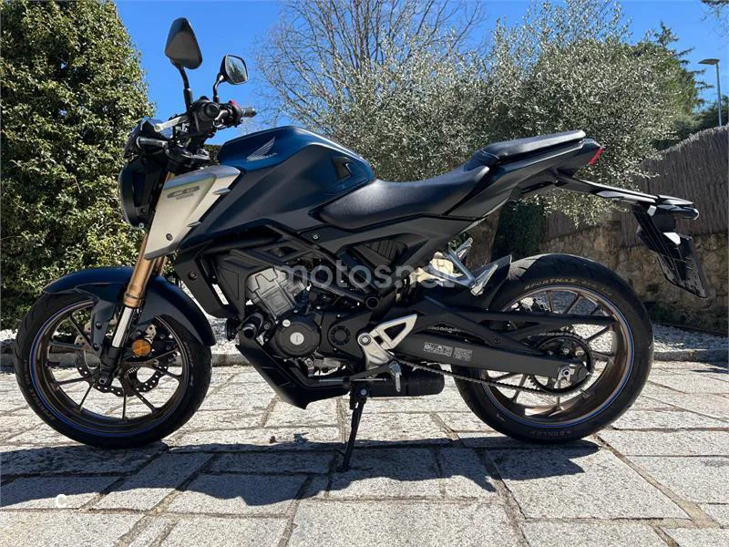 Honda CB 125 R – Vista 8