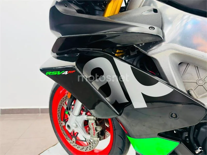 Aprilia RSV4 – Vista 13