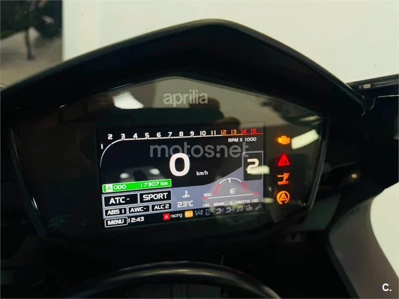 Aprilia RSV4 – Vista 15