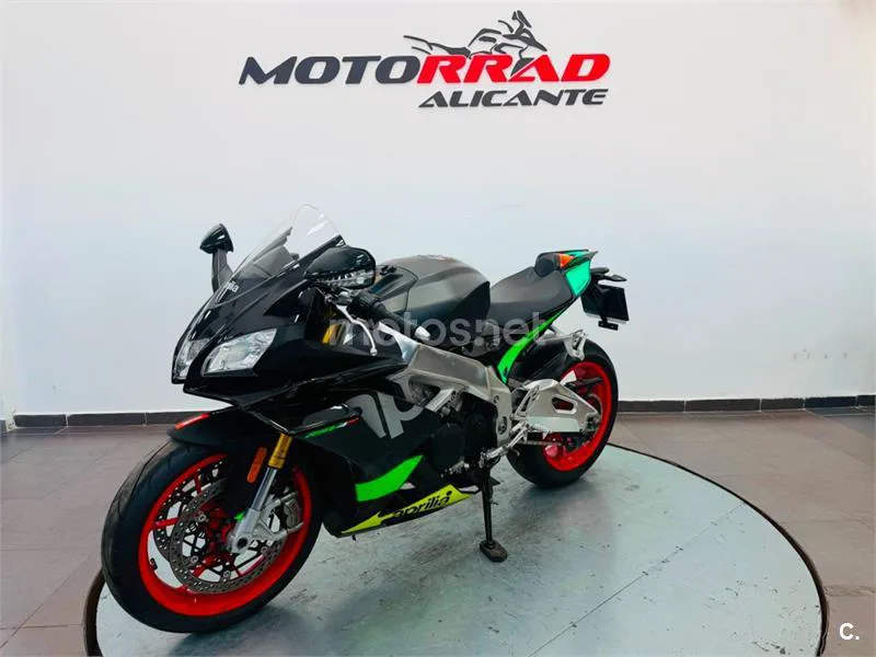 Aprilia RSV4 – Vista 17
