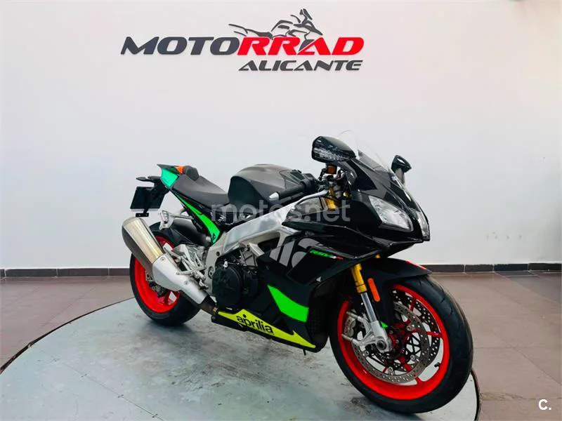 Aprilia RSV4 – Vista 19