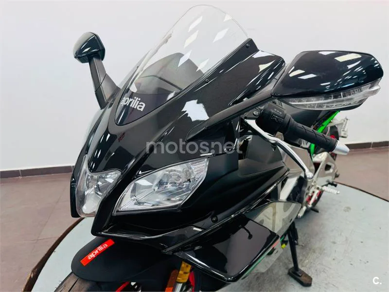 Aprilia RSV4 – Vista 20