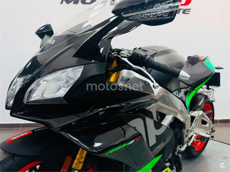 Aprilia RSV4 – Vista 21