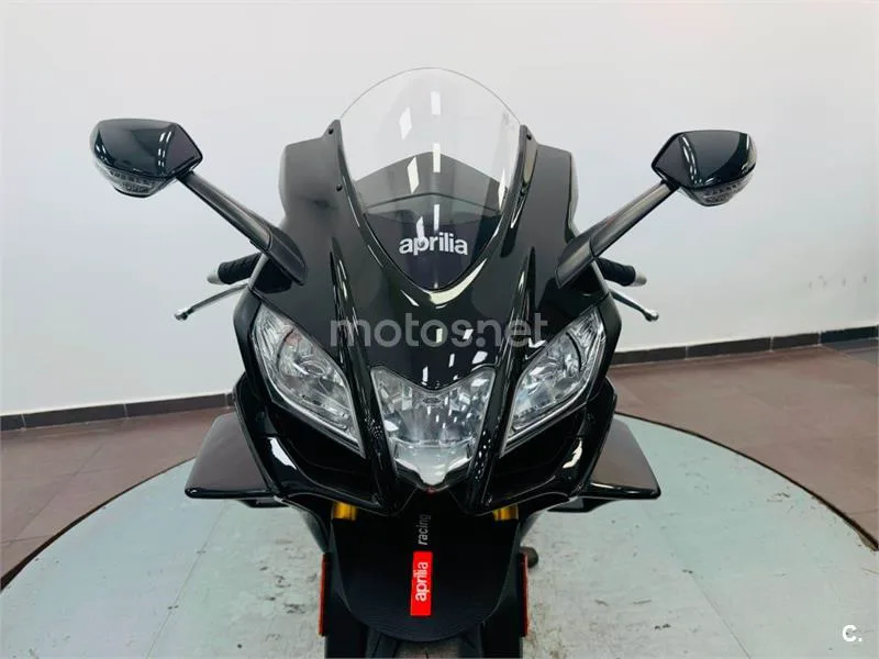 Aprilia RSV4 – Vista 22