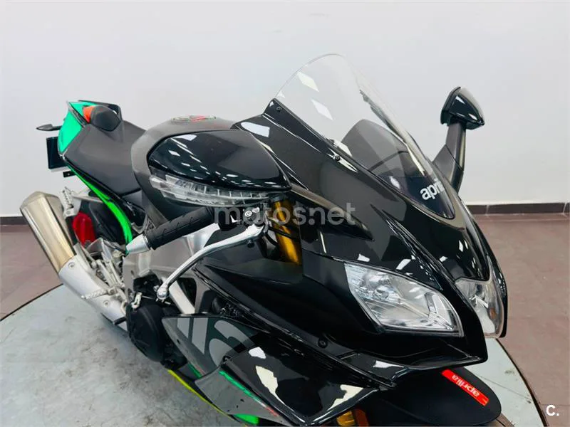 Aprilia RSV4 – Vista 23