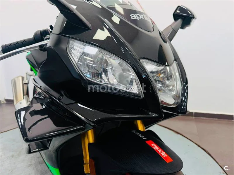 Aprilia RSV4 – Vista 25