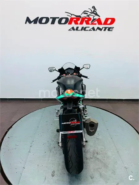 Aprilia RSV4 – Vista 4