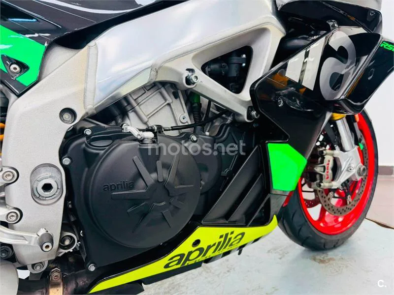 Aprilia RSV4 – Vista 9