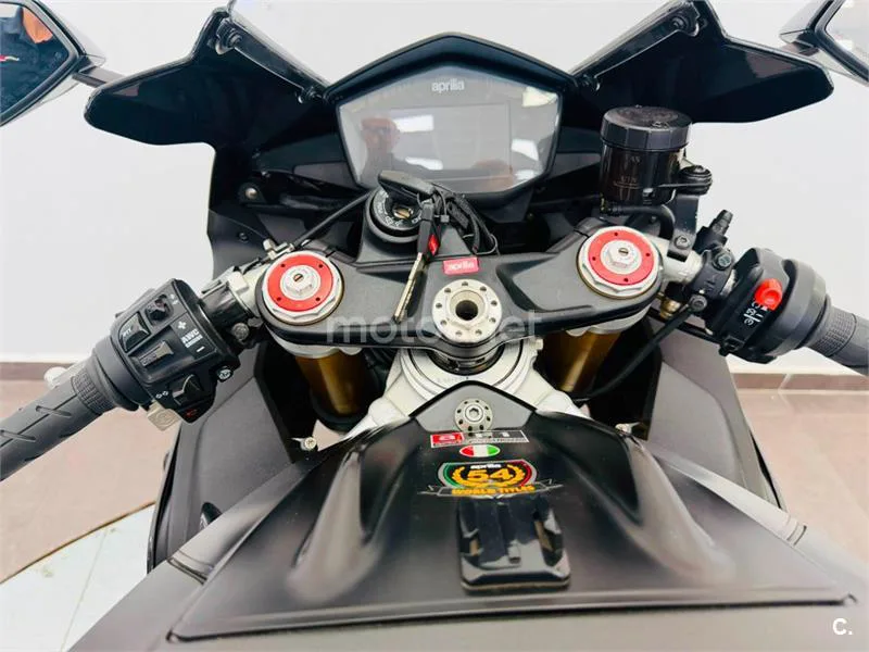 Aprilia RSV4 – Vista 10