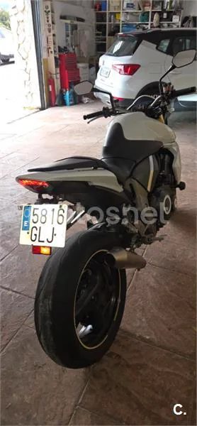 Honda CB 1000R – Vista 13