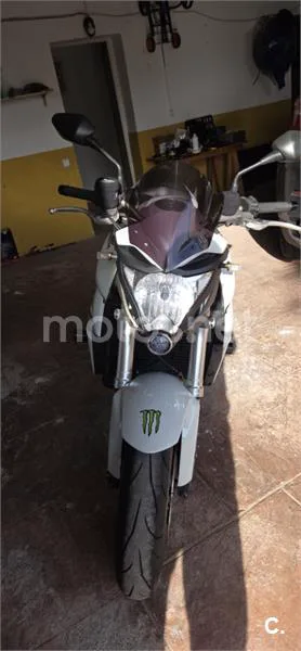 Honda CB 1000R – Vista 14