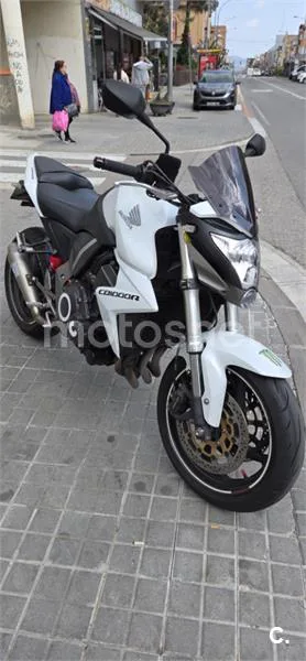 Honda CB 1000R – Vista 15