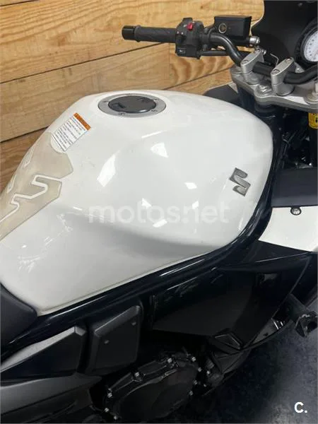 Suzuki GSX 650F – Vista 14