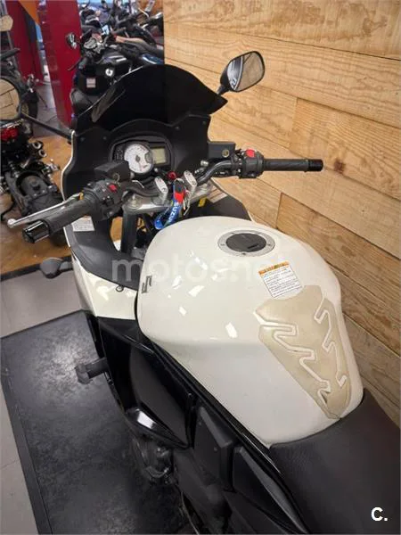 Suzuki GSX 650F – Vista 24