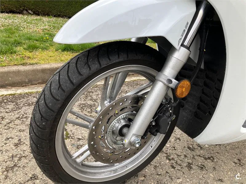 Honda Scoopy SH300i – Vista 4