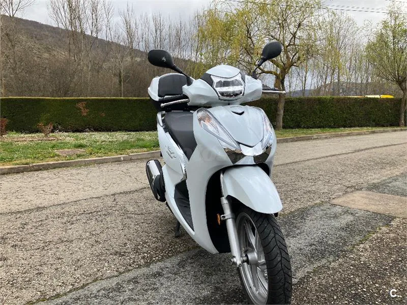 Honda Scoopy SH300i – Vista 6