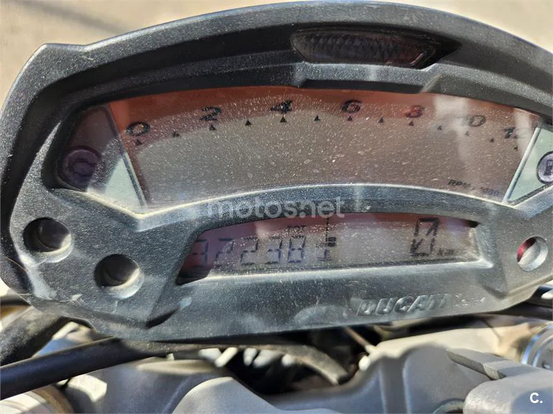 Ducati Monster 696 – Vista 3