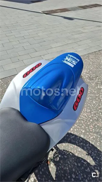 Suzuki GSX-R600 - Vista 4