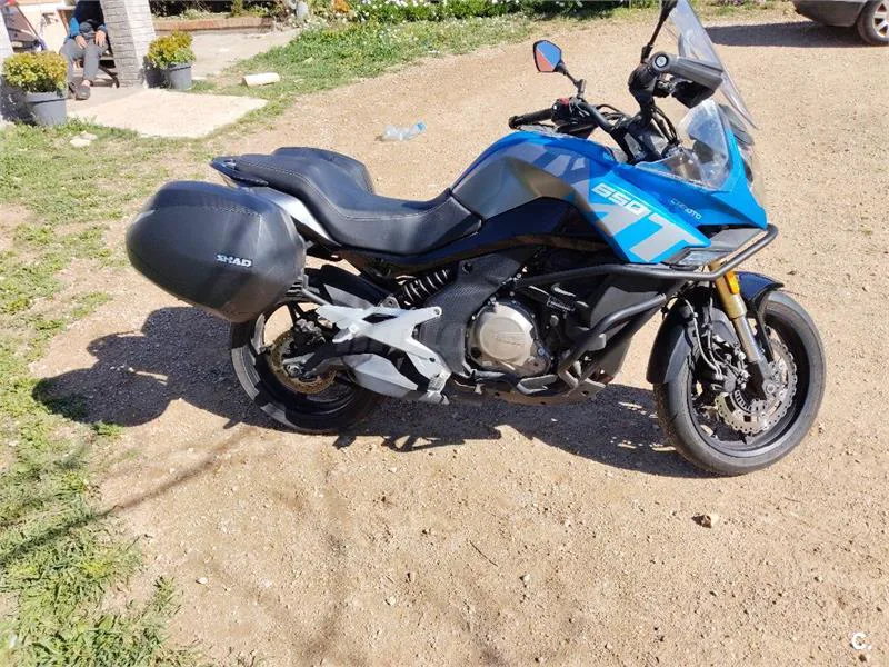 CFMOTO 650 MT – Vista 2