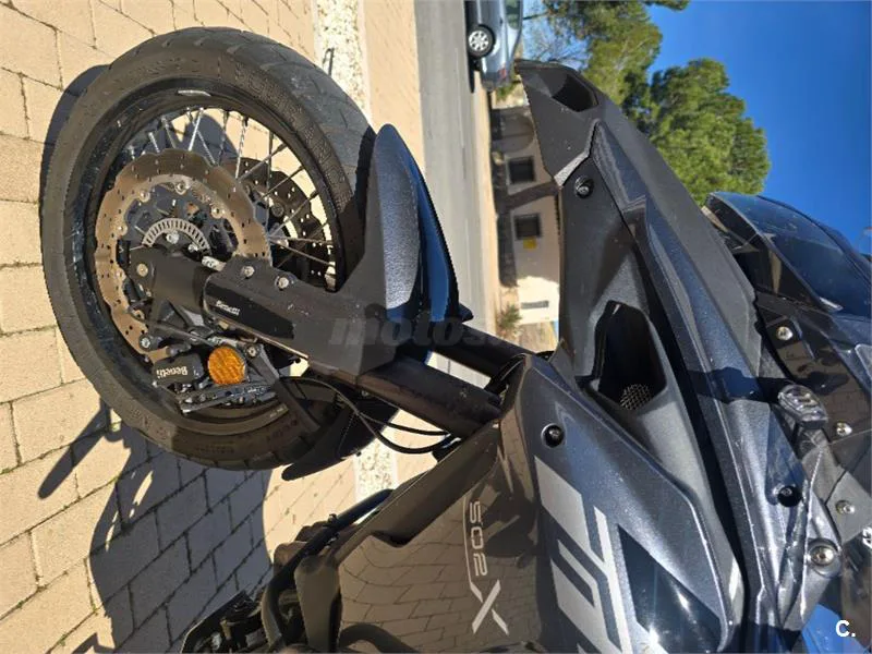 Benelli TRK 502 – Vista 8