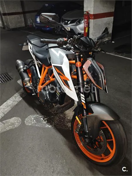 KTM 1290 Super Duke R – Vista 2