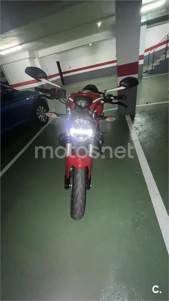 Ducati Monster 821 – Vista 8