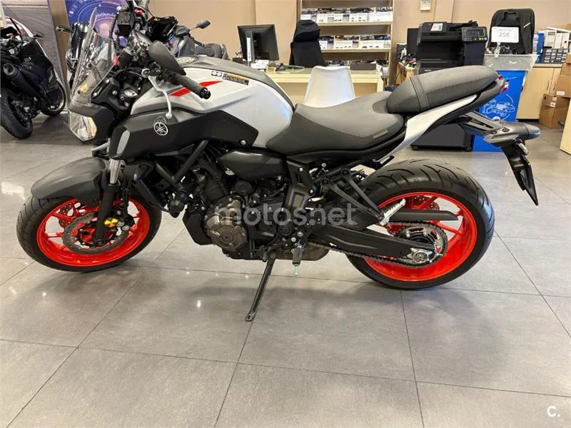 Yamaha MT-07 – Vista 5