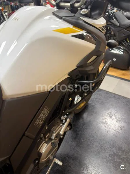 Suzuki V-Strom 650 XT – Vista 17