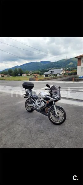 Yamaha FZ6 Fazer – Vista 2