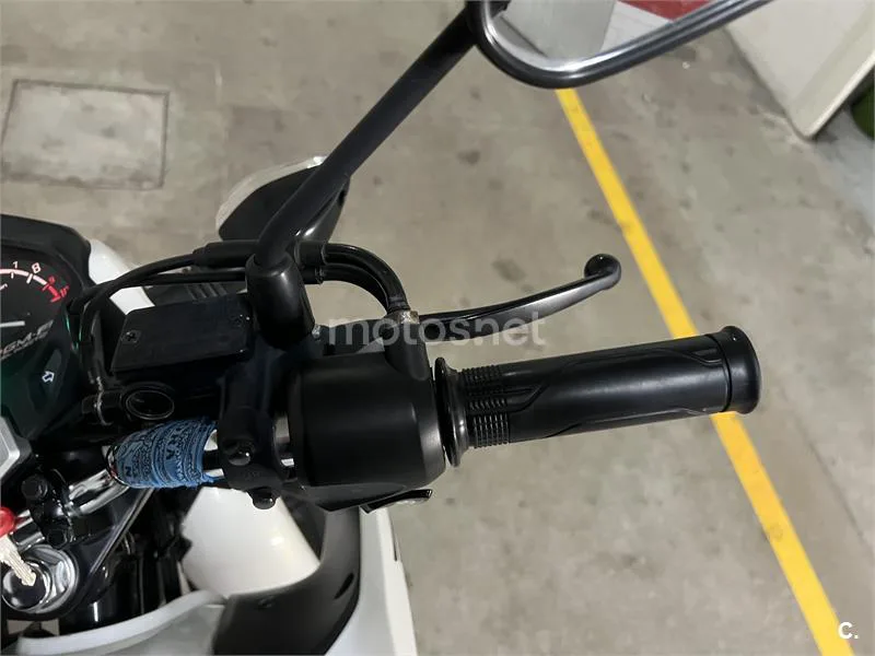 Honda CB 125 – Vista 10