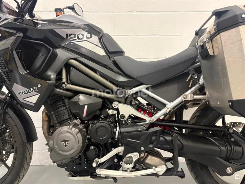 Triumph Tiger 1200 GT – Vista 14