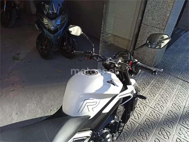 Triumph Street Triple 765 – Vista 5