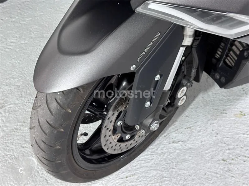 Yamaha TMAX 530 – Vista 22