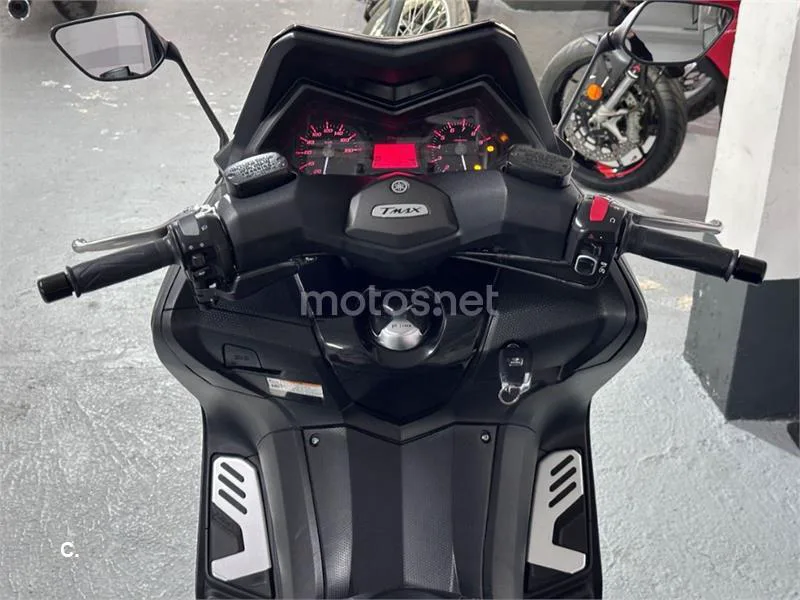 Yamaha TMAX 530 – Vista 9
