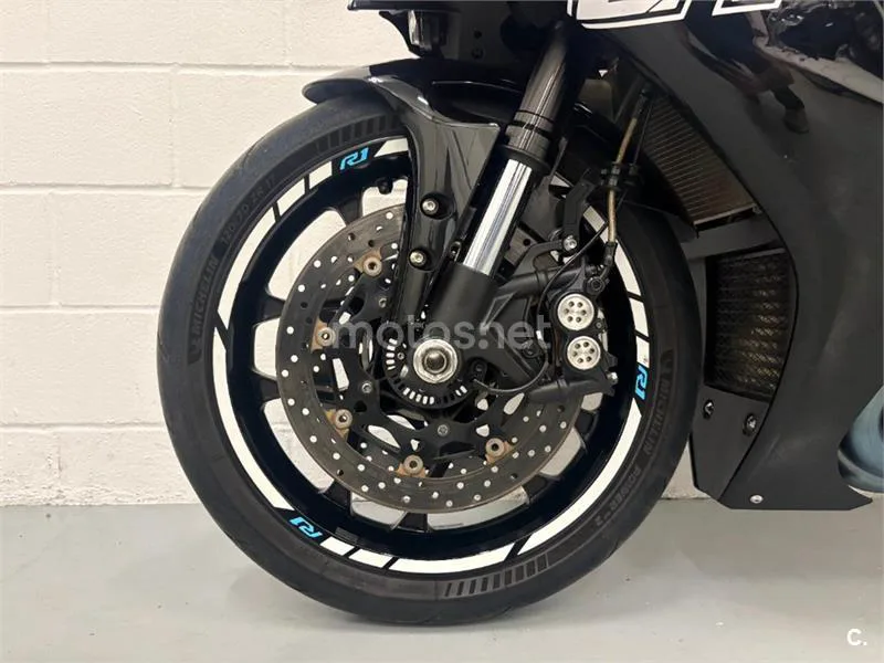 Yamaha R1 – Vista 11
