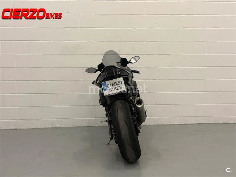 Yamaha R1 – Vista 3