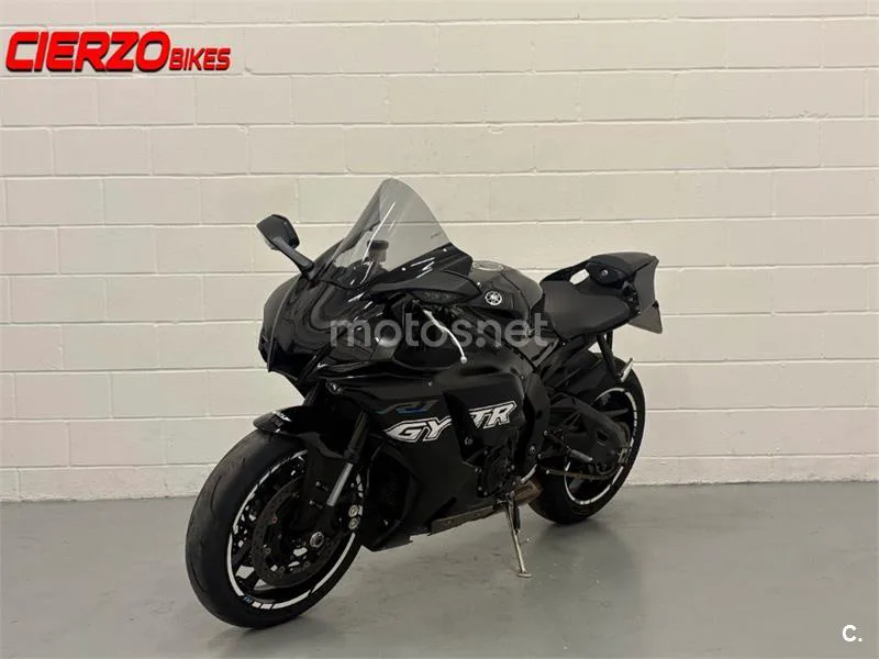 Yamaha R1 – Vista 6