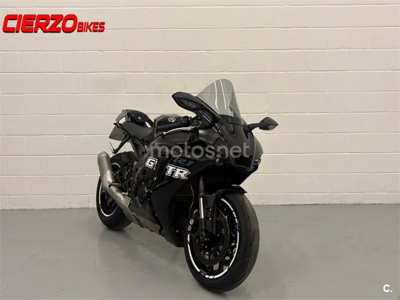 Yamaha R1 – Vista 8