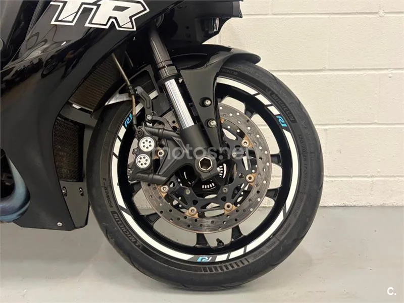 Yamaha R1 – Vista 10