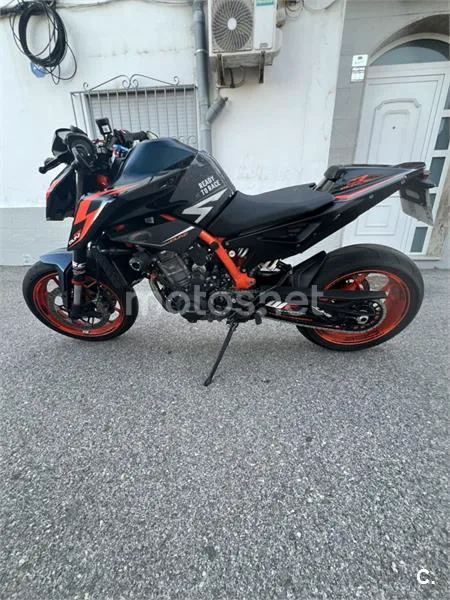 KTM 890 – Vista 7