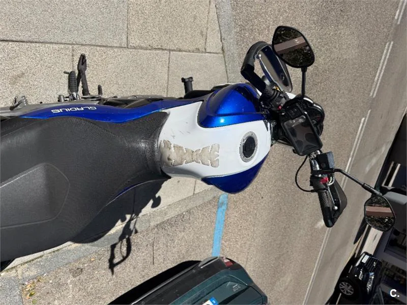 Suzuki Gladius 650 – Vista 2