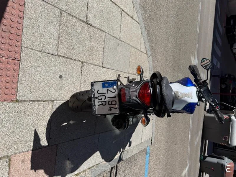 Suzuki Gladius 650 – Vista 4