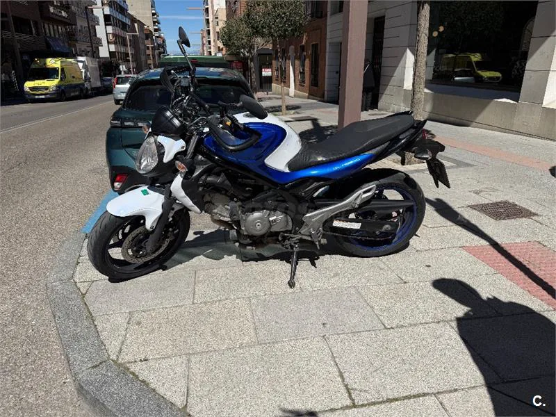 Suzuki Gladius 650 – Vista 5